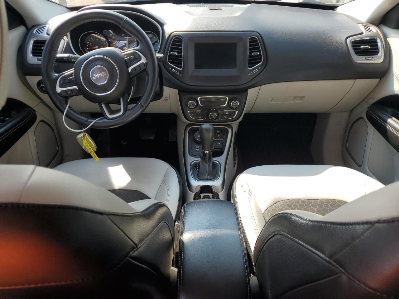 2018 Jeep Compass Latitude VIN: 3C4NJDBB1JT142936 Lot: 71493545