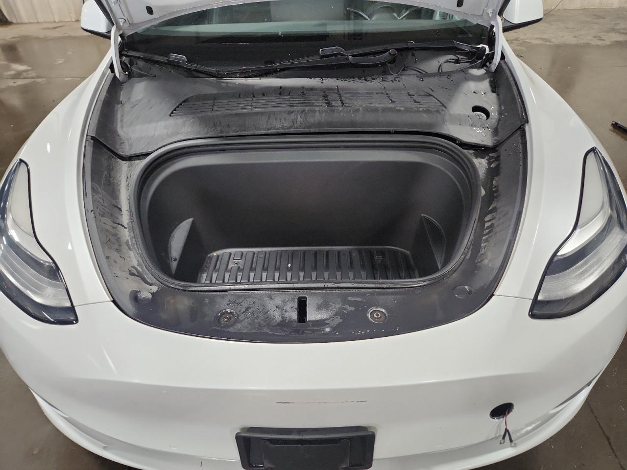 2020 Tesla Model Y VIN: 5YJYGDEE6LF011794 Lot: 72044015