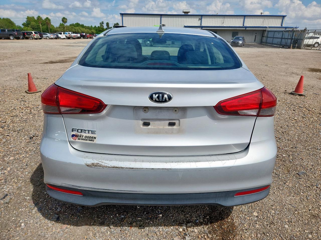 2017 Kia Forte Lx VIN: 3KPFK4A7XHE082524 Lot: 80742345