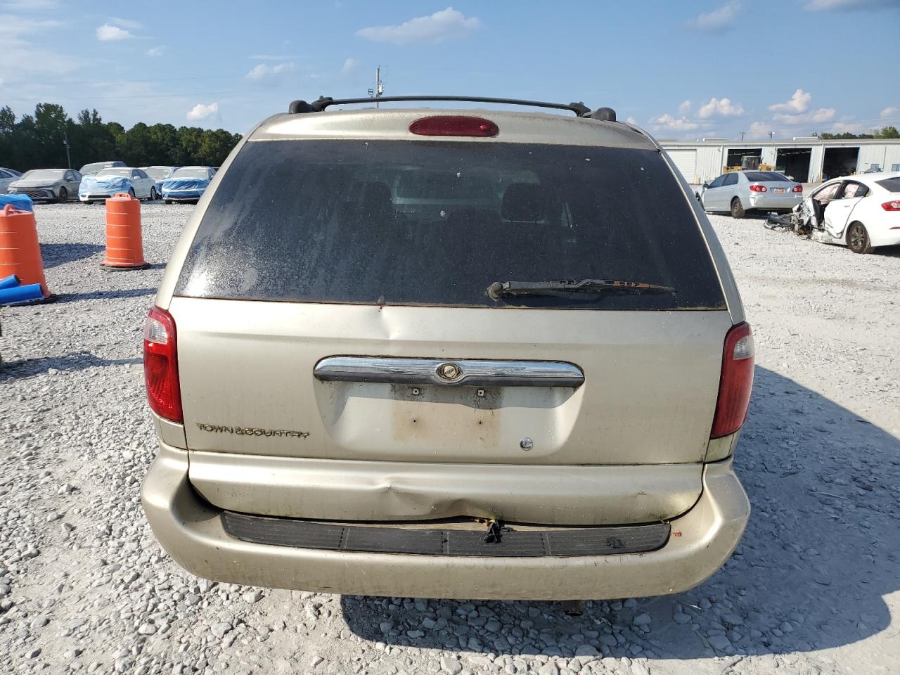 2005 Chrysler Town & Country VIN: 1C4GP45R05B411015 Lot: 82074935