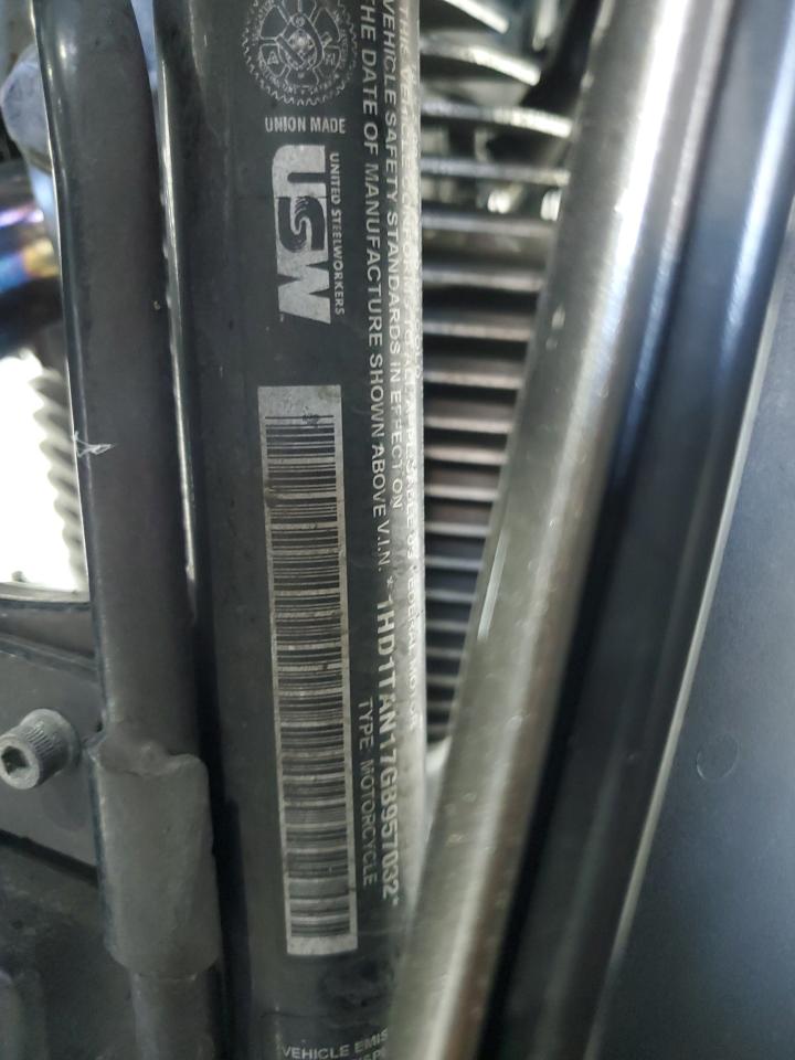 2016 Harley-Davidson Fltruse Cvo Road Glide VIN: 1HD1TAN17GB957032 Lot: 81907055