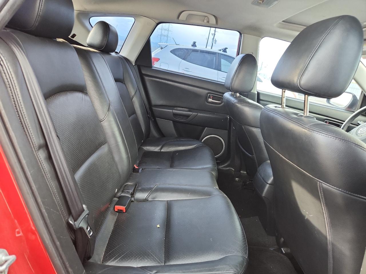 2005 Mazda 3 Hatchback VIN: JM1BK343451311411 Lot: 84263585