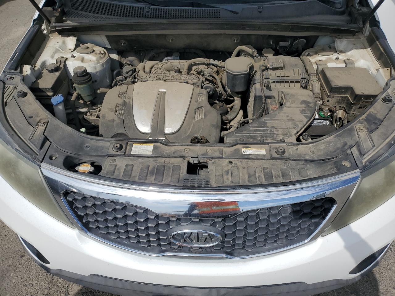 2011 Kia Sorento Base VIN: 5XYKT4A26BG112015 Lot: 81292085