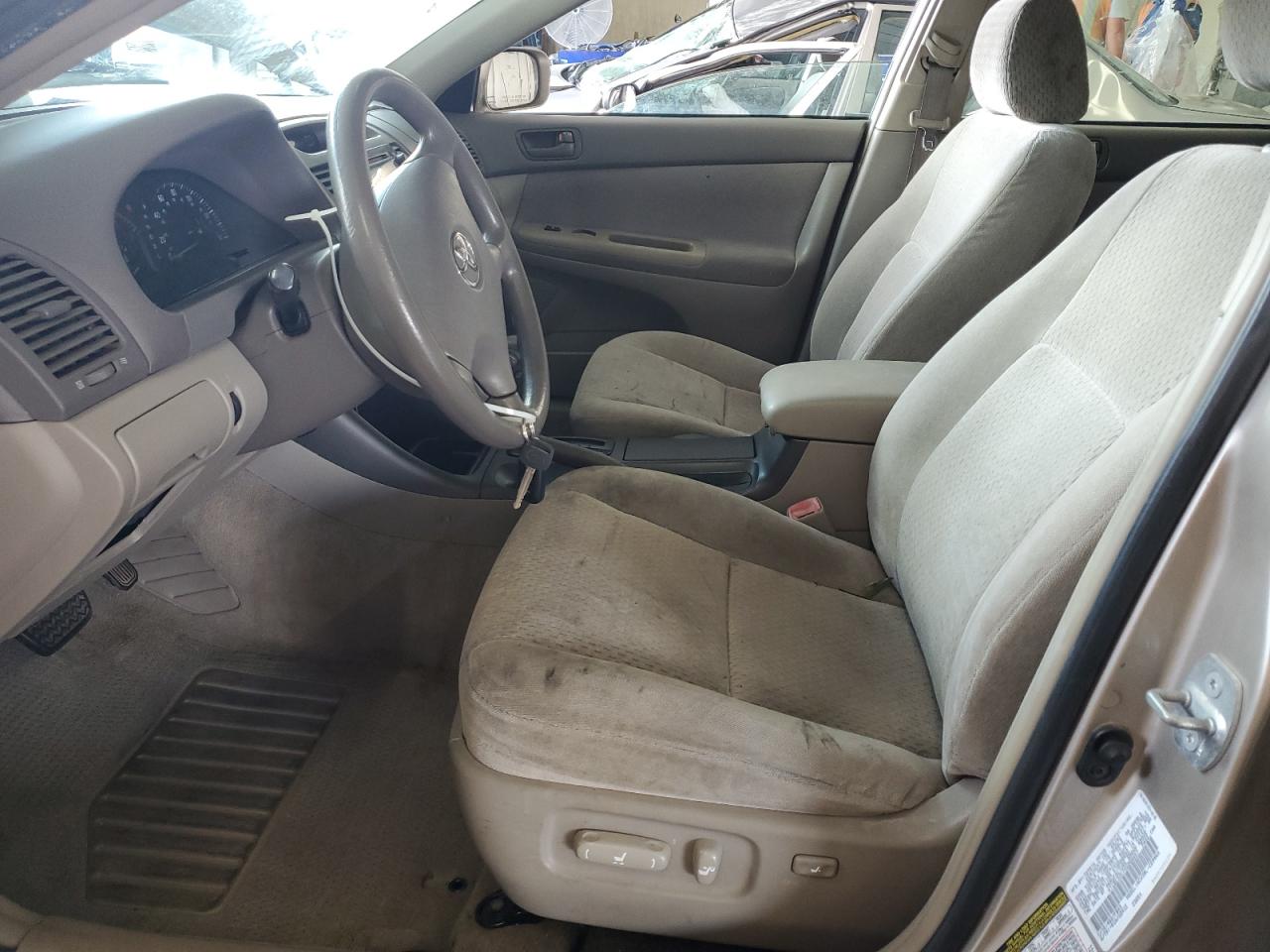 2004 Toyota Camry Le VIN: 4T1BE32K74U266667 Lot: 71246875