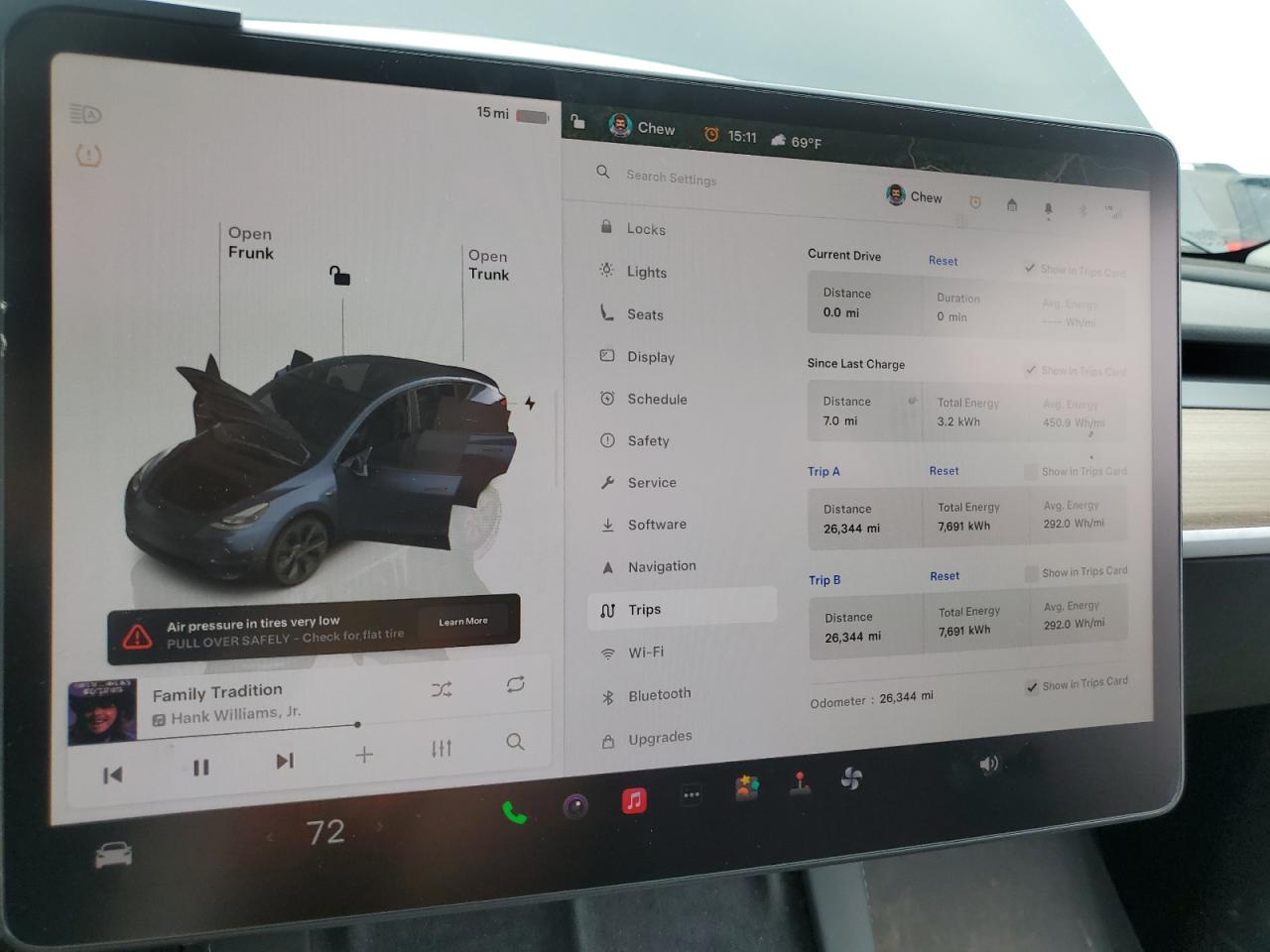 2024 Tesla Model Y VIN: 7SAYGAEEXRF157996 Lot: 71857805