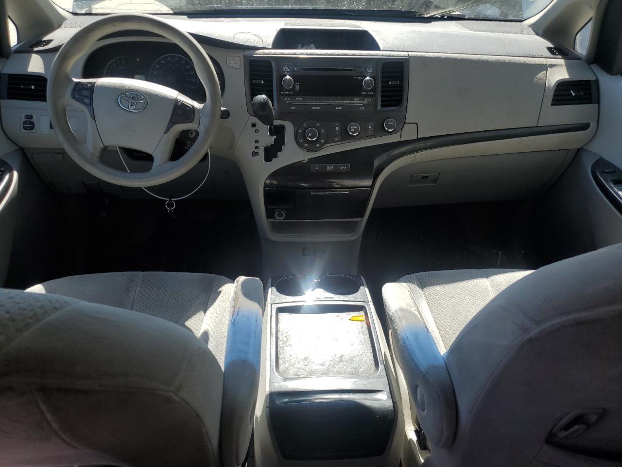 2011 Toyota Sienna Le VIN: 5TDKK3DC8BS130780 Lot: 84043465