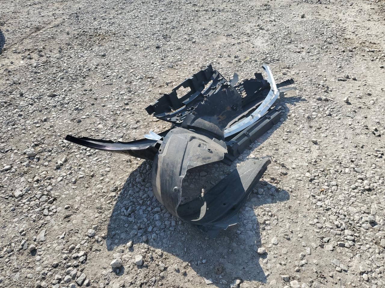 2011 Ford Fusion S VIN: 3FAHP0GA8BR298576 Lot: 81899885