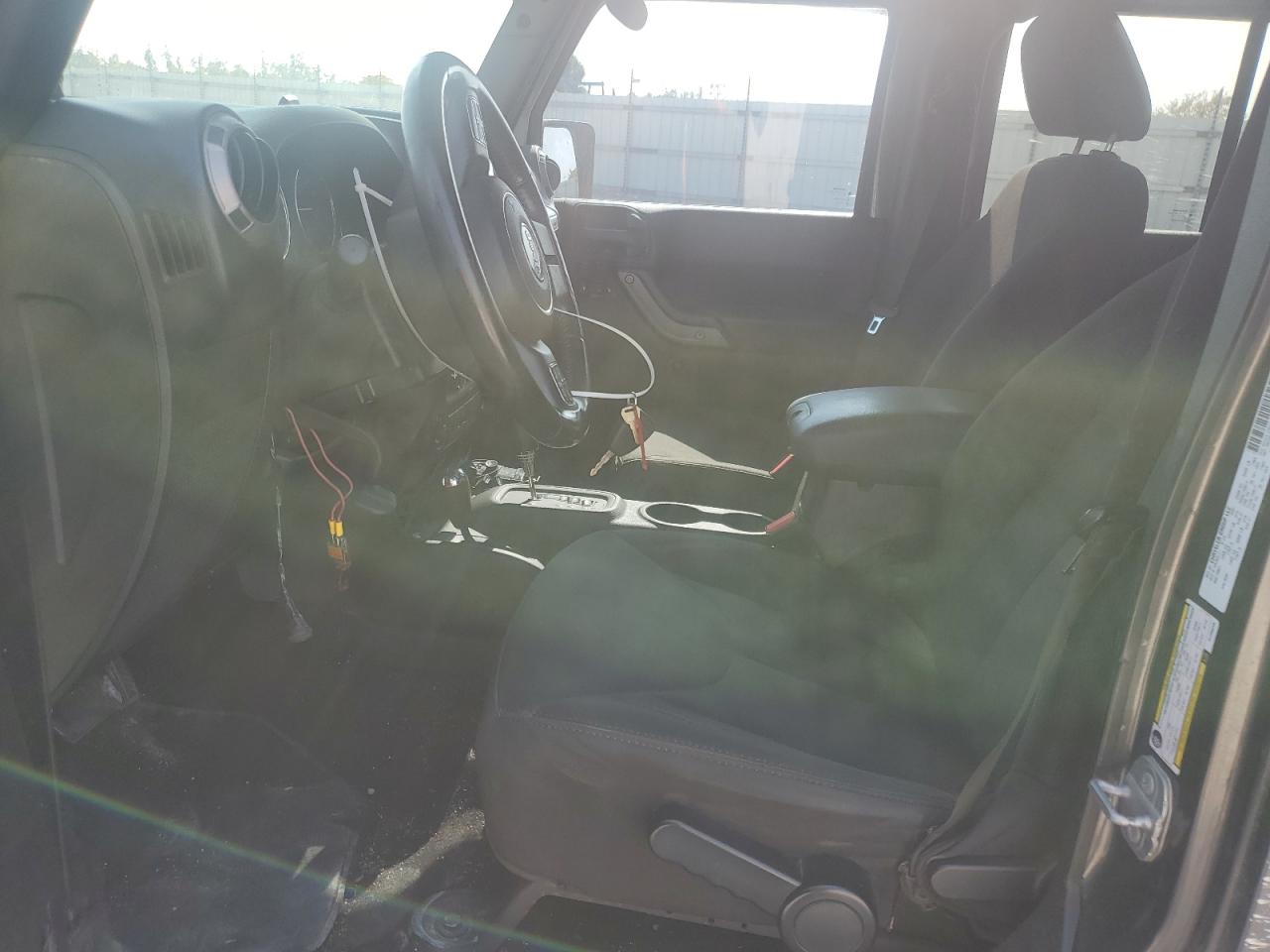 2014 Jeep Wrangler Unlimited Sport VIN: 1C4BJWDG2EL298248 Lot: 71043195