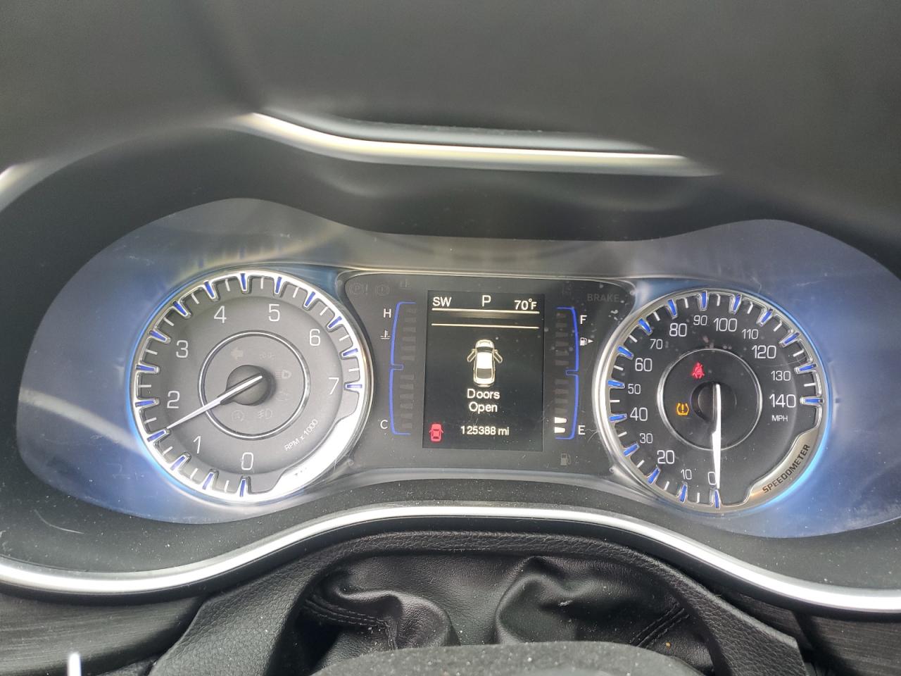 2015 Chrysler 200 Limited VIN: 1C3CCCABXFN621767 Lot: 83792385