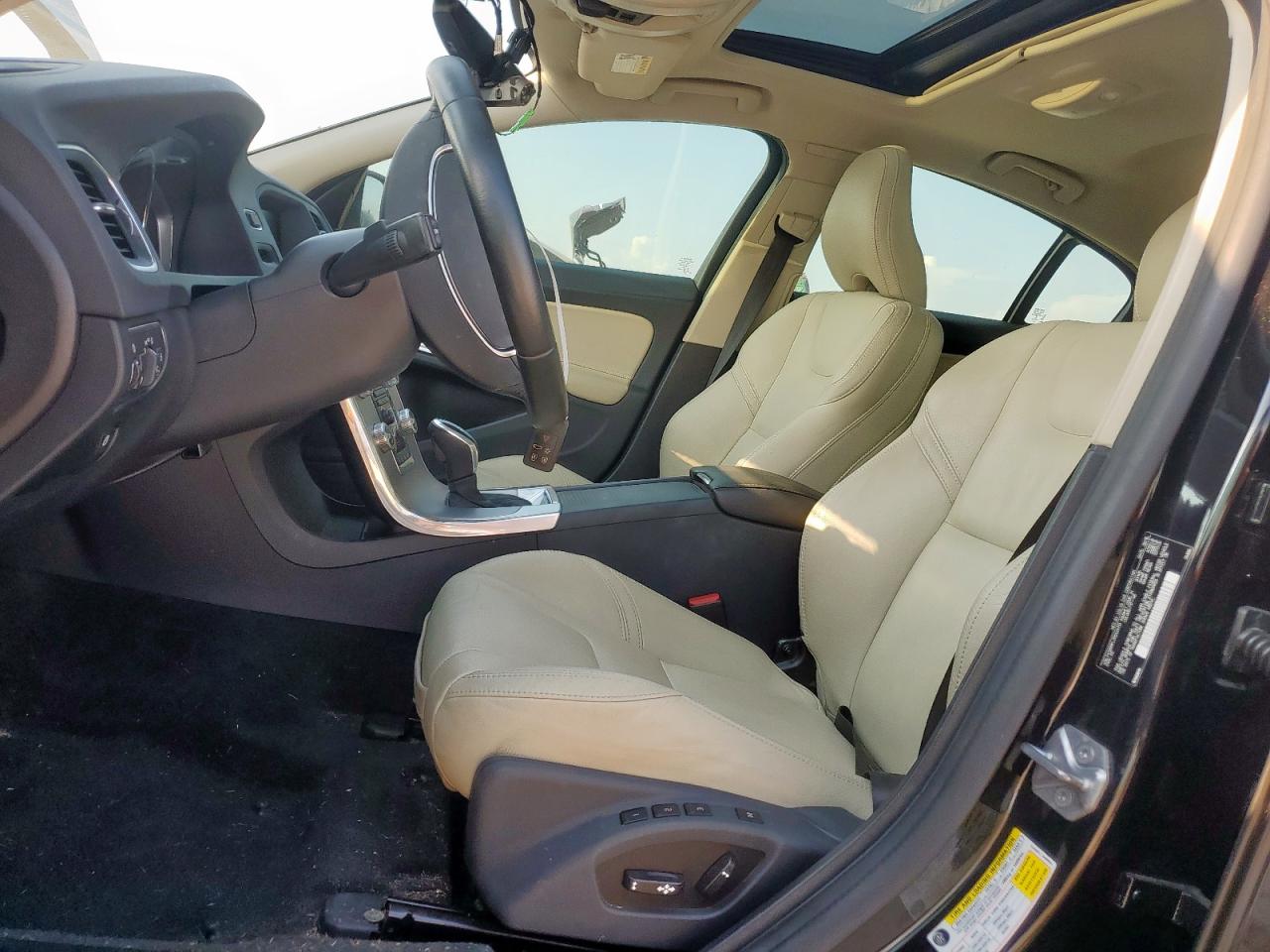 2017 Volvo S60 VIN: YV126MFL2H2424113 Lot: 84230045