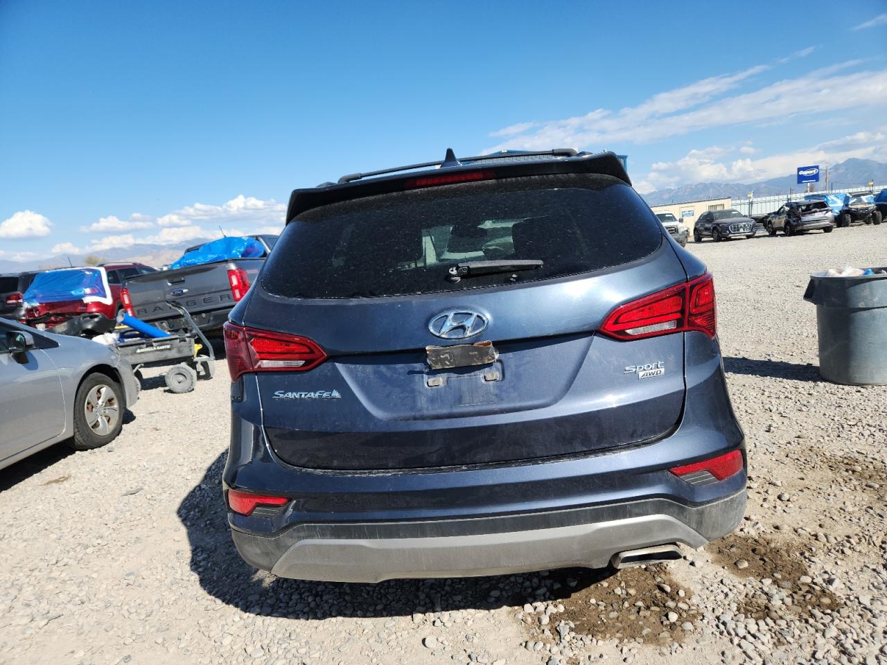 2017 Hyundai Santa Fe Sport VIN: 5NMZUDLB1HH032998 Lot: 83829455