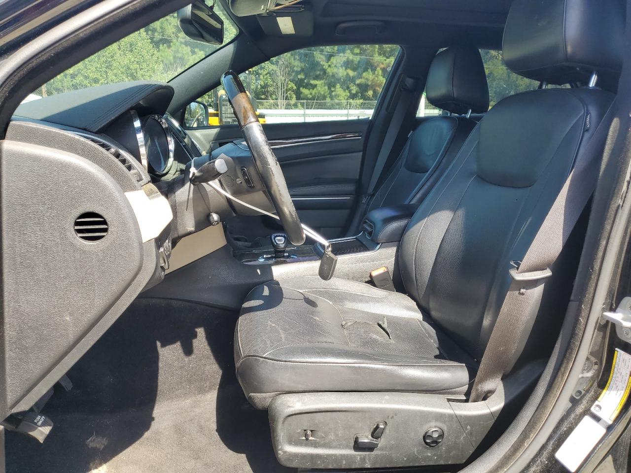 2014 Chrysler 300C VIN: 2C3CCAEG1EH106335 Lot: 81533035