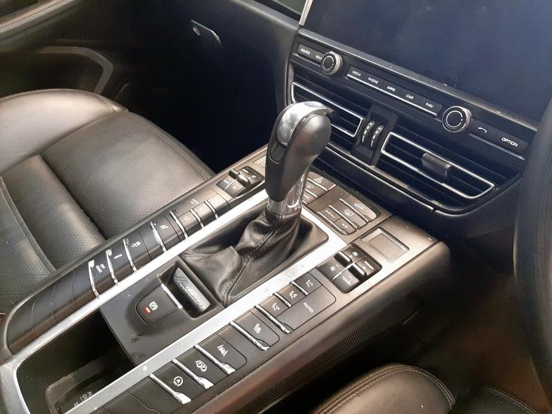 2019 PORSCHE MACAN TURBO S-A 
