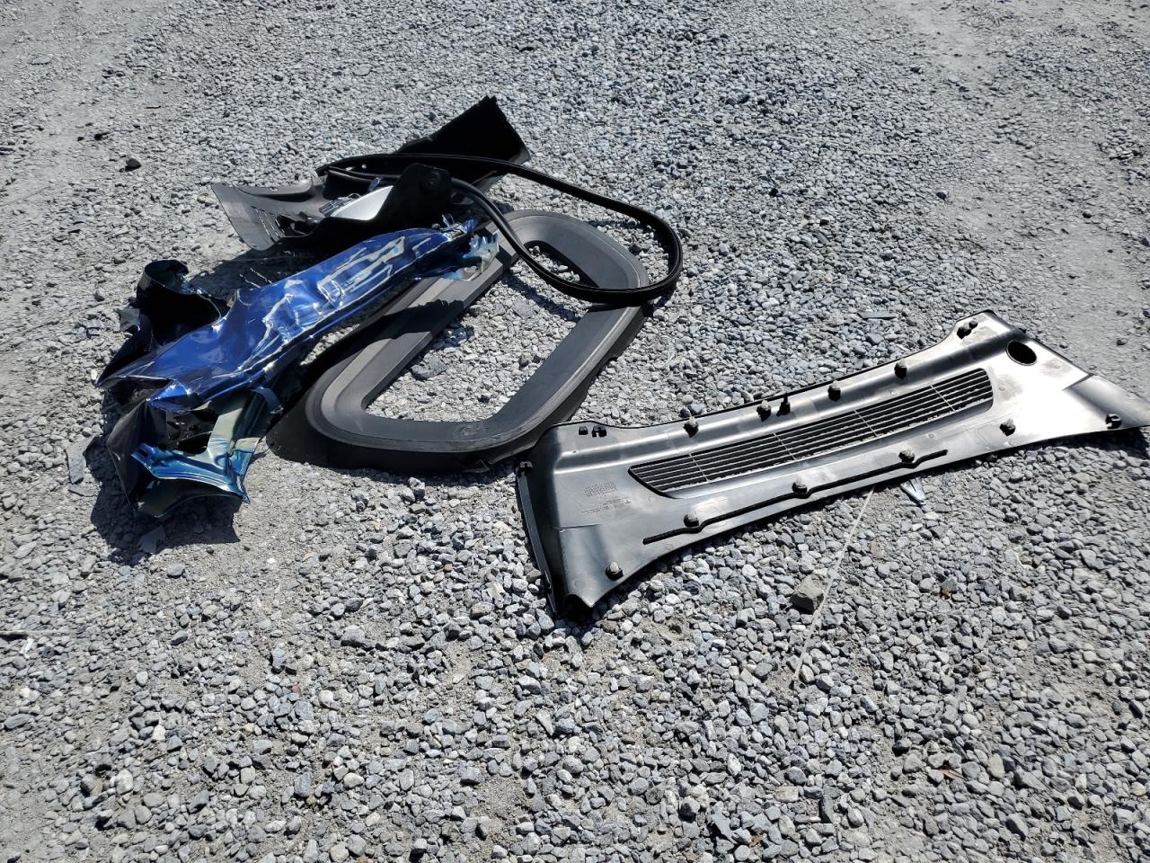 2022 Tesla Model Y VIN: 7SAYGAEE3NF576220 Lot: 71276235