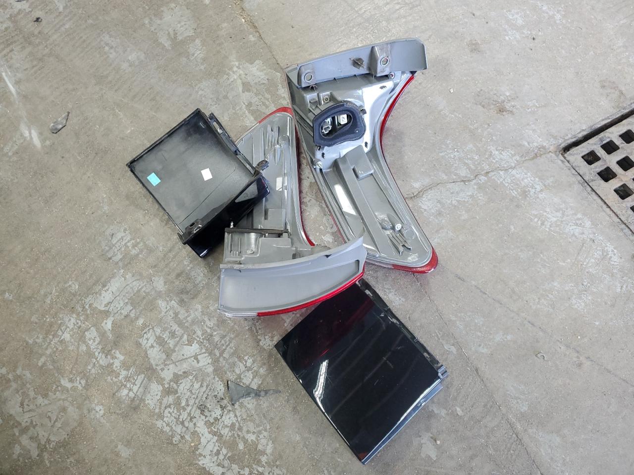 2014 Toyota Sienna Xle VIN: 5TDYK3DC8ES464113 Lot: 82118295