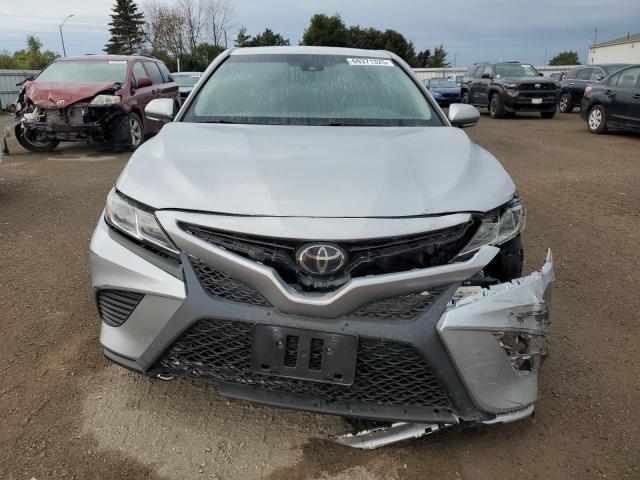  TOYOTA CAMRY 2018 Серебристый