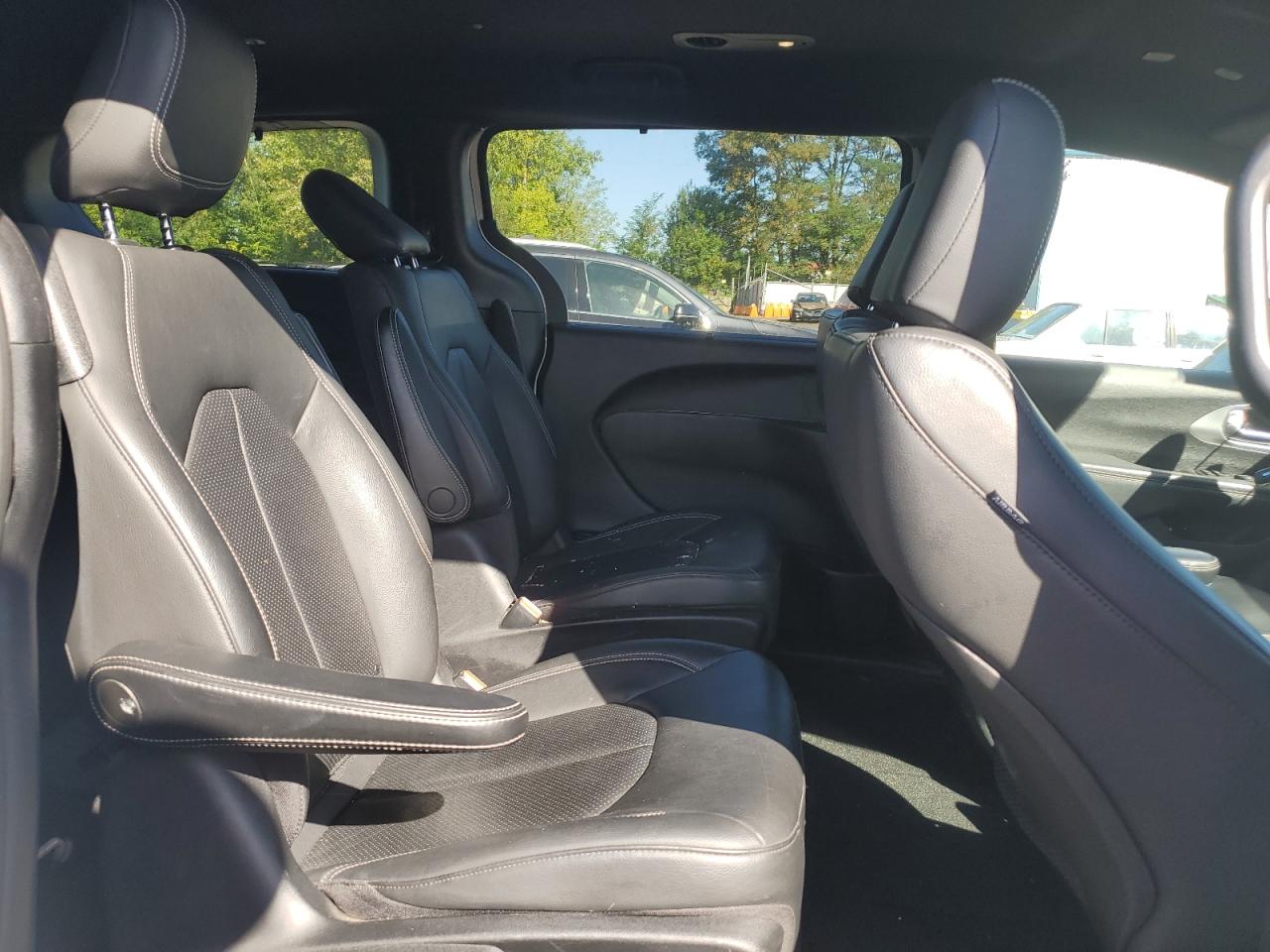 2020 Chrysler Pacifica Hybrid Touring L VIN: 2C4RC1L72LR288238 Lot: 81342395