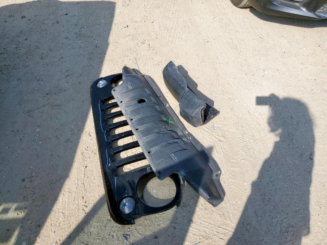 2016 Jeep Wrangler Unlimited Sport VIN: 1C4BJWDG7GL229042 Lot: 81566825