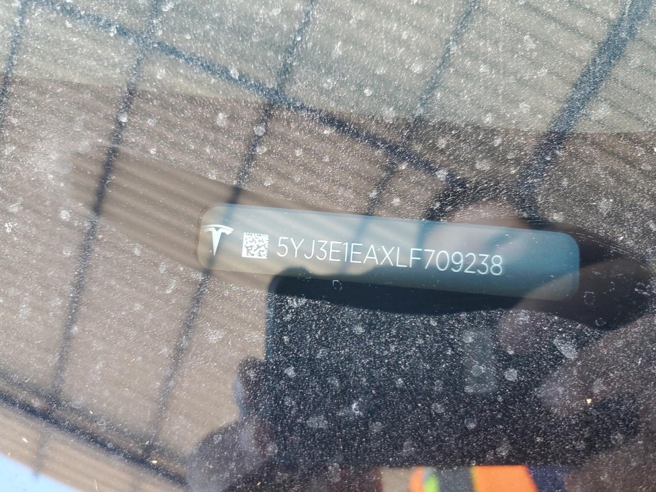 2020 Tesla Model 3 VIN: 5YJ3E1EAXLF709238 Lot: 84011195