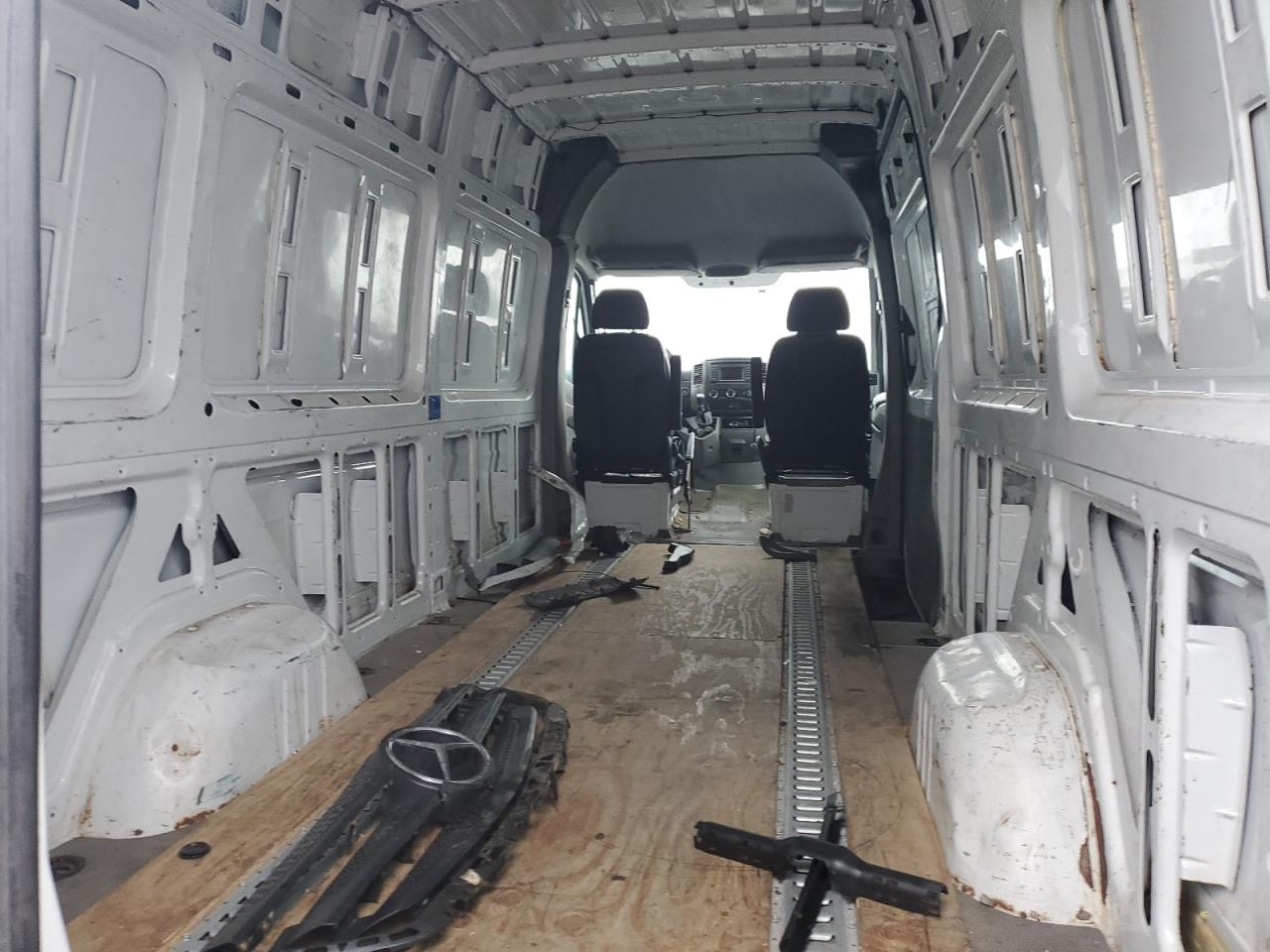 2014 Mercedes-Benz Sprinter 2500 VIN: WD3PE8CC6E5832970 Lot: 80062005