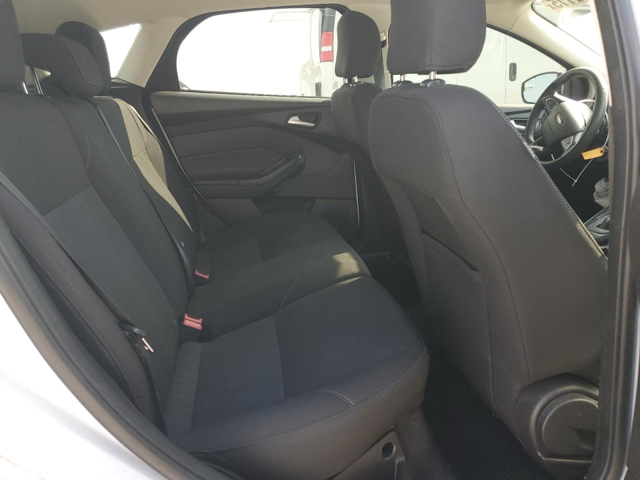 2017 Ford Focus Se VIN: 1FADP3K27HL232673 Lot: 71842115