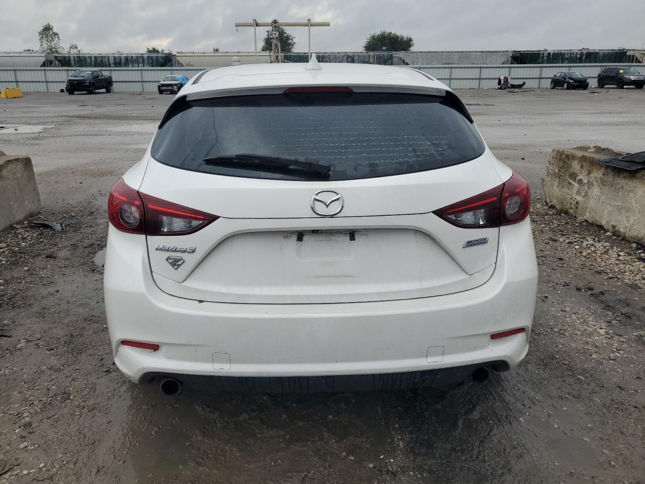 2018 Mazda 3 Touring VIN: 3MZBN1L32JM185296 Lot: 81624185