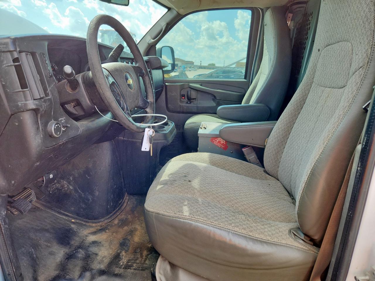 2015 Chevrolet Express G2500 VIN: 1GCWGGCF2F1260031 Lot: 81705795