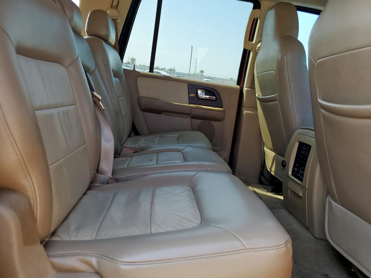 2005 Ford Expedition Eddie Bauer VIN: 1FMFU17525LA73670 Lot: 81322185