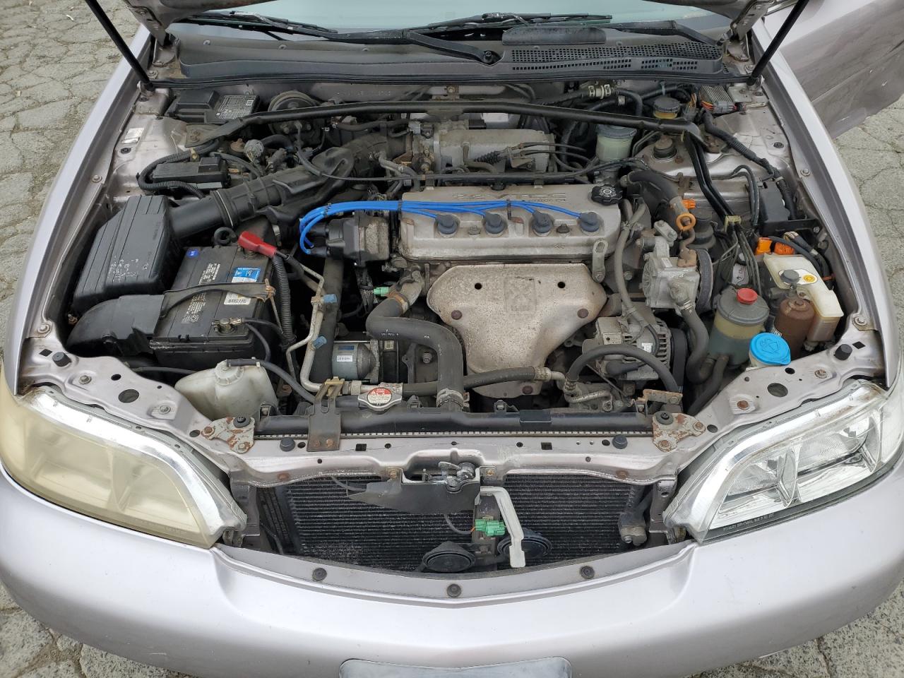 1997 Acura 2.2Cl VIN: 19UYA1145VL003703 Lot: 81811885