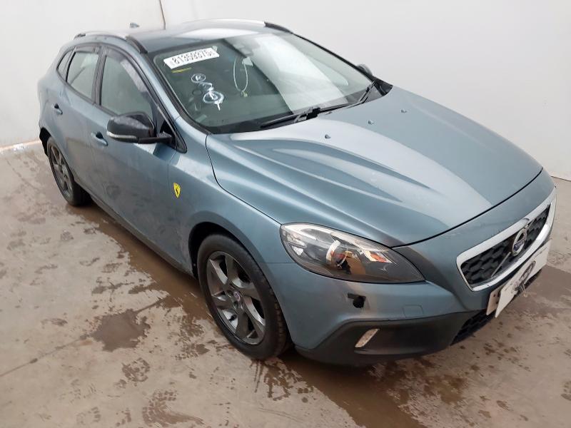 2014 VOLVO V40 CROSS COUNTRY LUX D2 D2 CROSS COUNTRY LUX 5DR POWERSHI