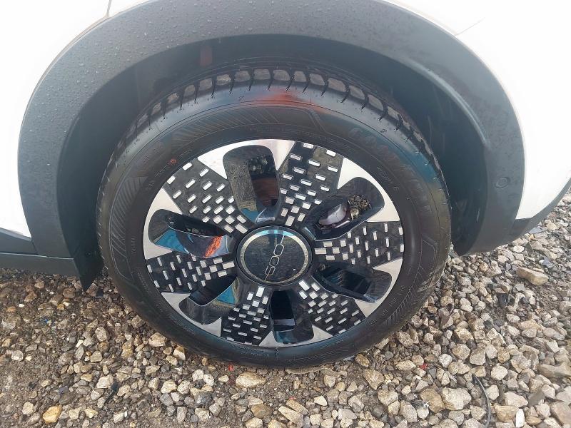 2025 FIAT 600 LA PRIMA MHEV AUTO 1.2 HYBRID 48V 136 LA PRIMA 5DR E