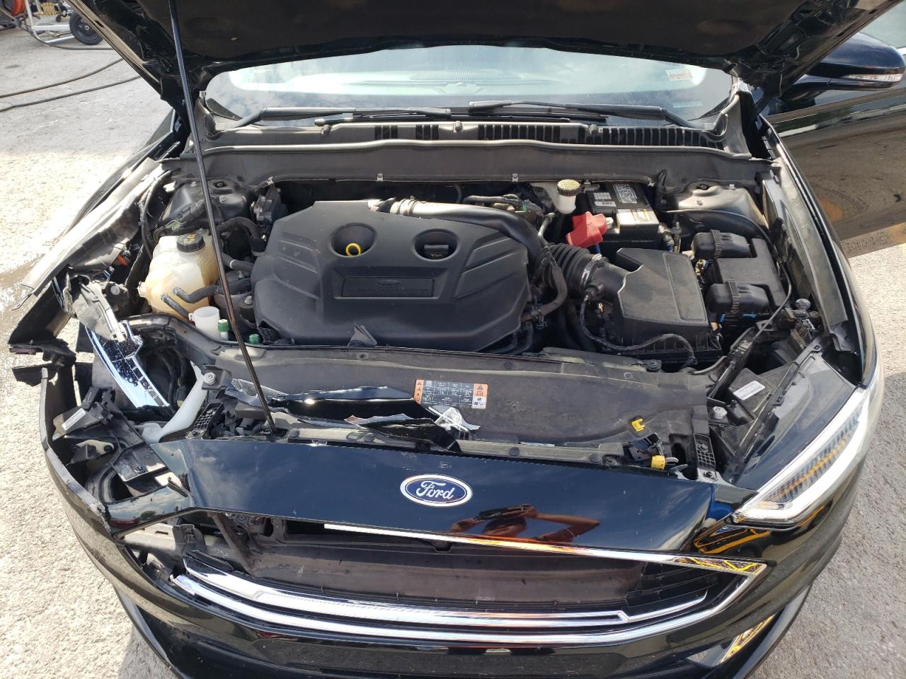 2017 Ford Fusion Titanium VIN: 3FA6P0K92HR132163 Lot: 80552905