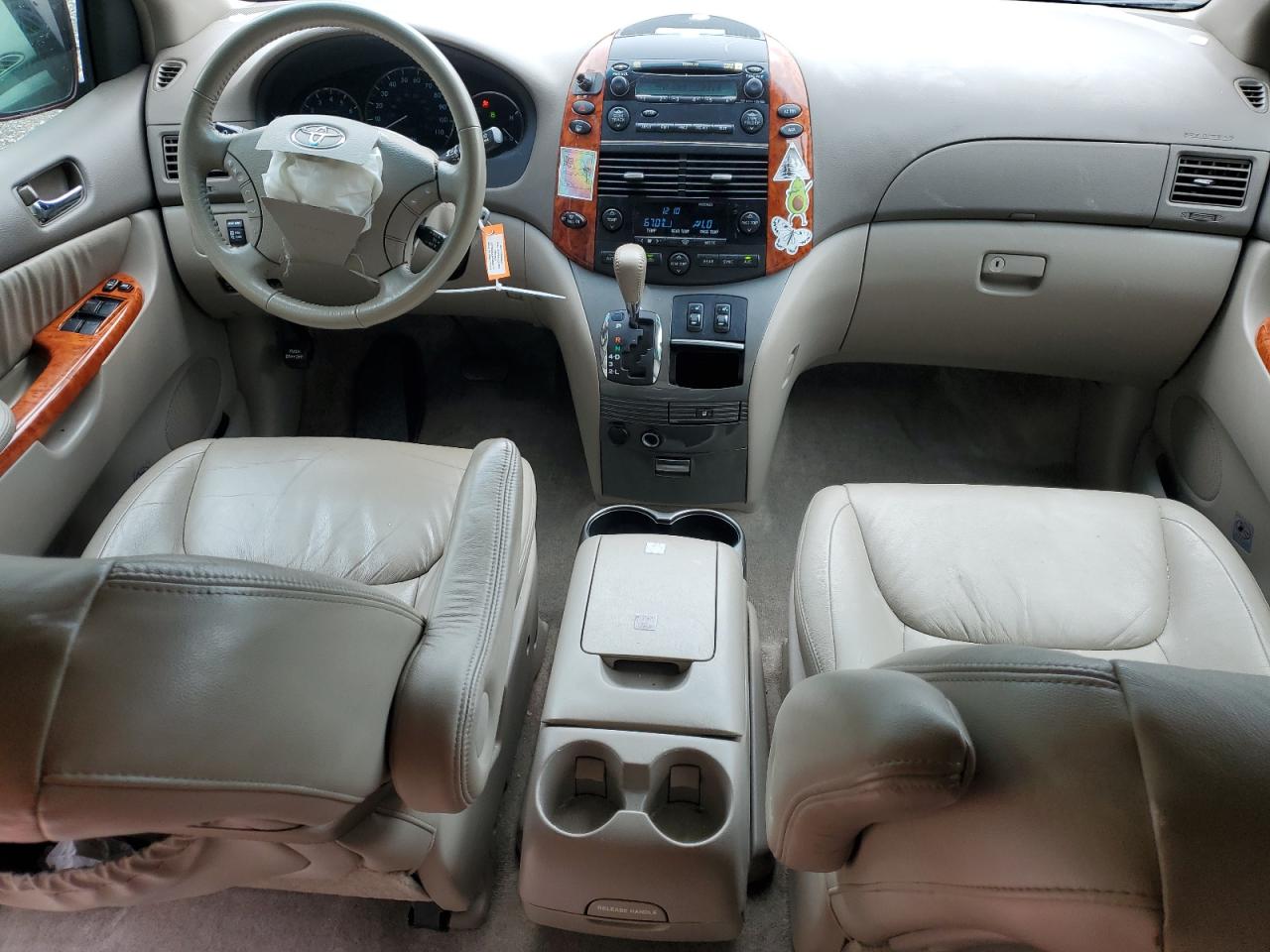 2010 Toyota Sienna Xle VIN: 5TDDK4CC9AS028418 Lot: 84627425