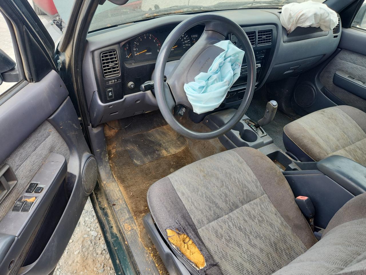 1999 Toyota Tacoma Xtracab Prerunner VIN: 4TASM92N6XZ462056 Lot: 81839655