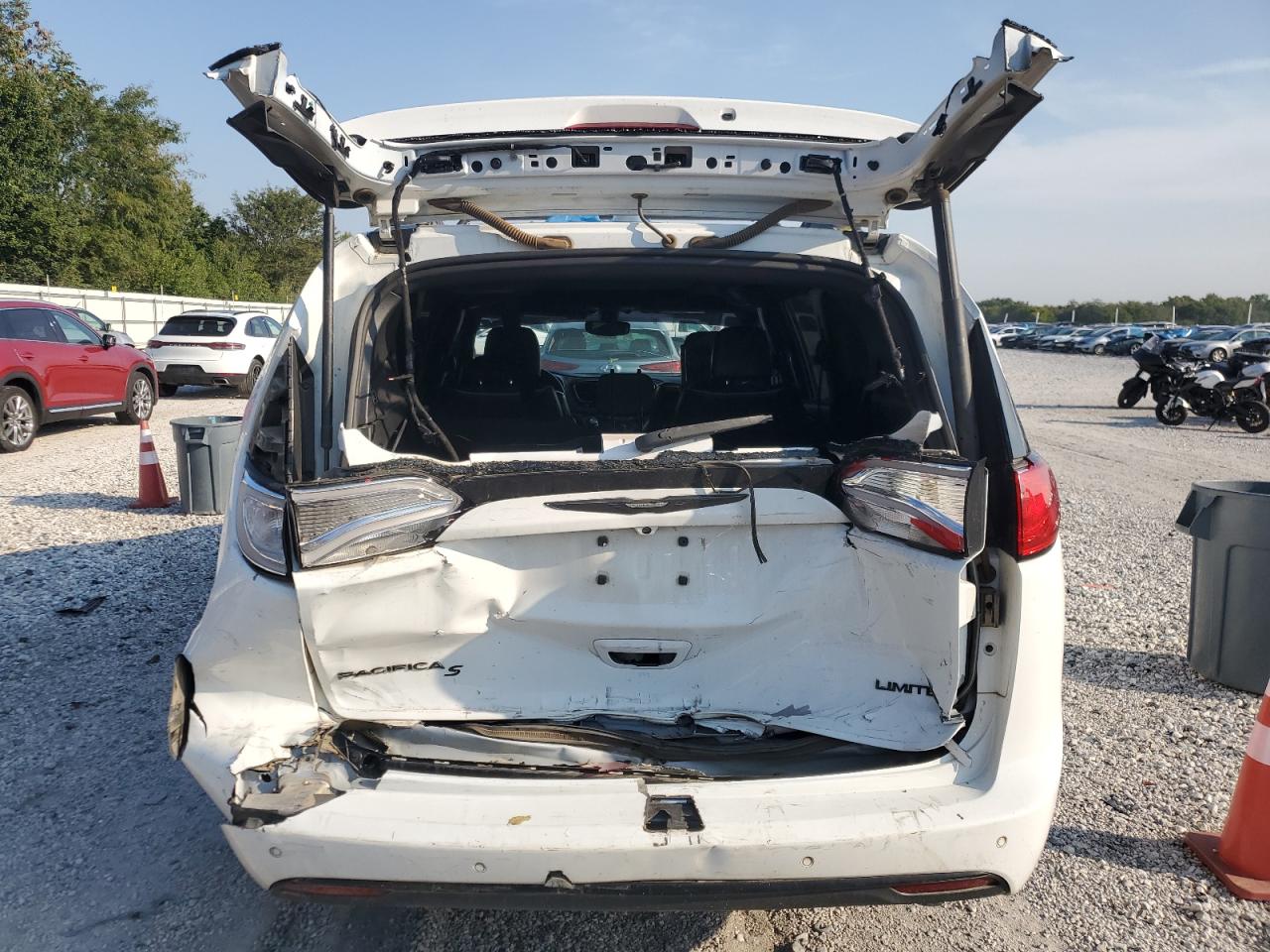 2018 Chrysler Pacifica Limited VIN: 2C4RC1GGXJR193515 Lot: 69035575