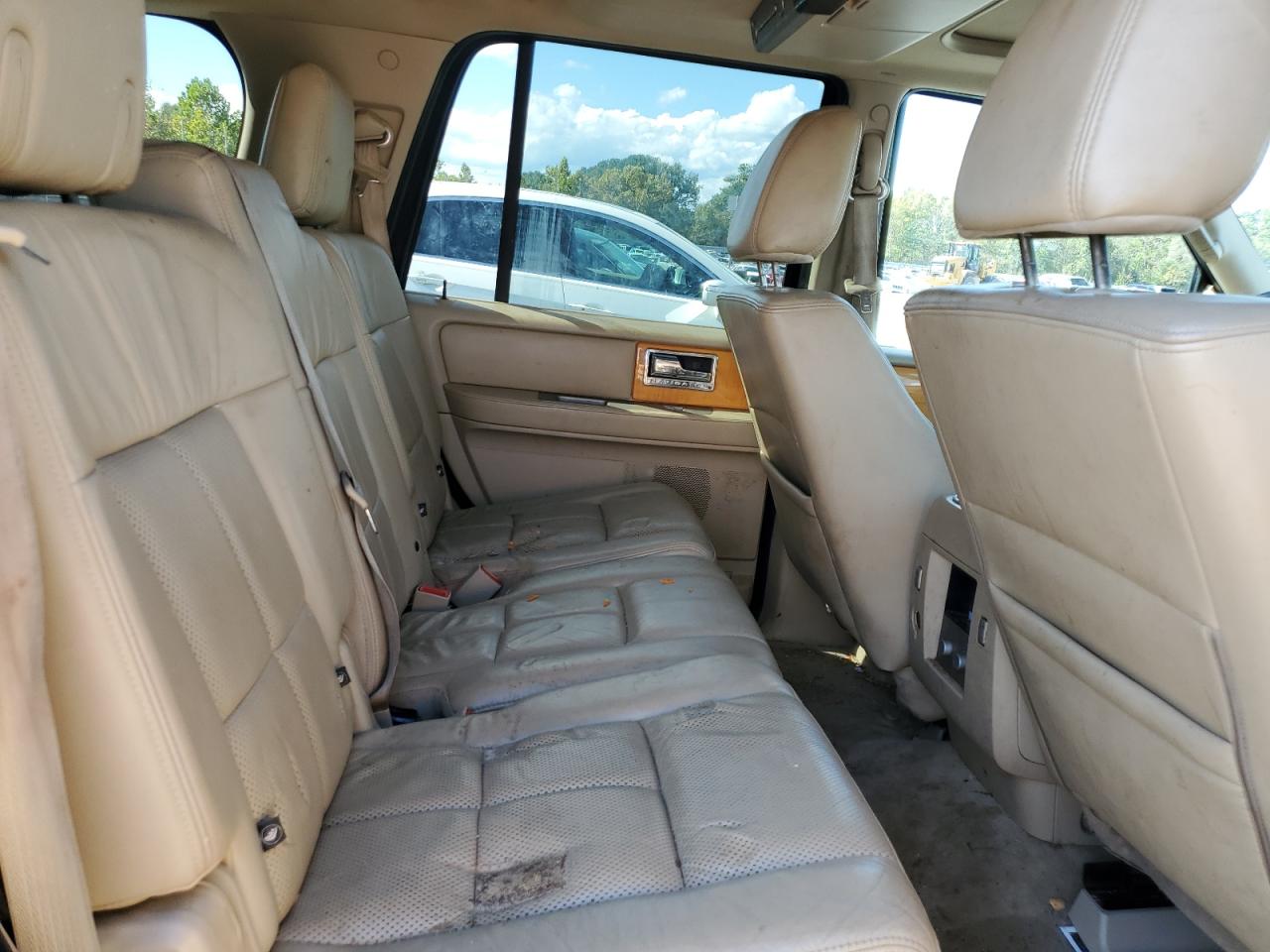 2010 Lincoln Navigator VIN: 5LMJJ2H57AEJ07718 Lot: 84176995