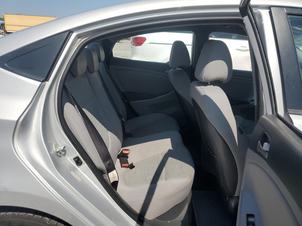 2015 Hyundai Accent Gls VIN: KMHCT4AE6FU802667 Lot: 71167735