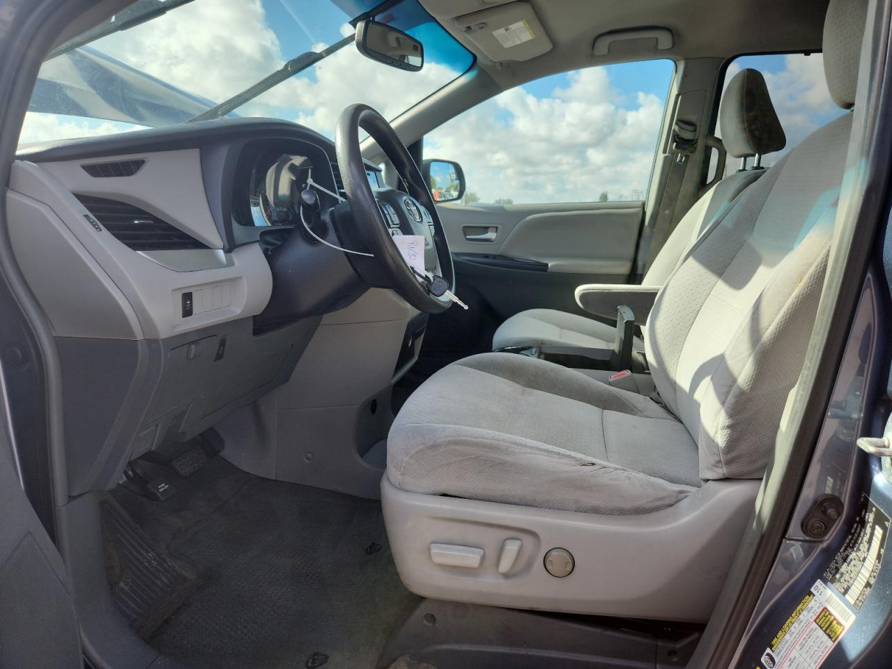 2015 Toyota Sienna Le VIN: 5TDKK3DC5FS558473 Lot: 81761805