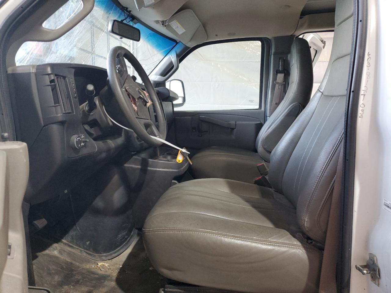 2020 Chevrolet Express G2500 VIN: 1GCWGBFPXL1143042 Lot: 70686005
