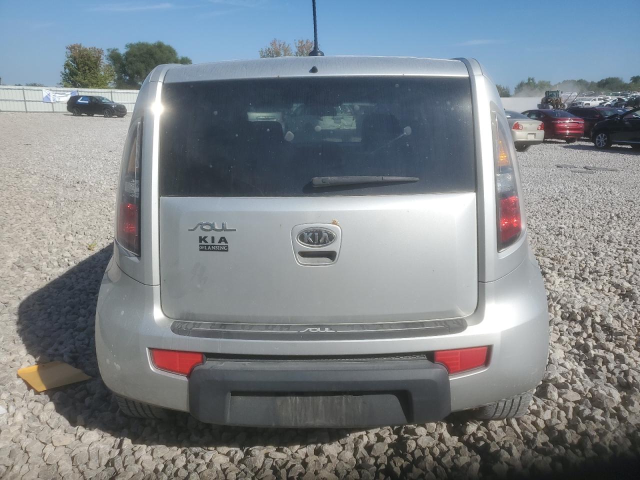 2011 Kia Soul + VIN: KNDJT2A22B7706470 Lot: 84476055