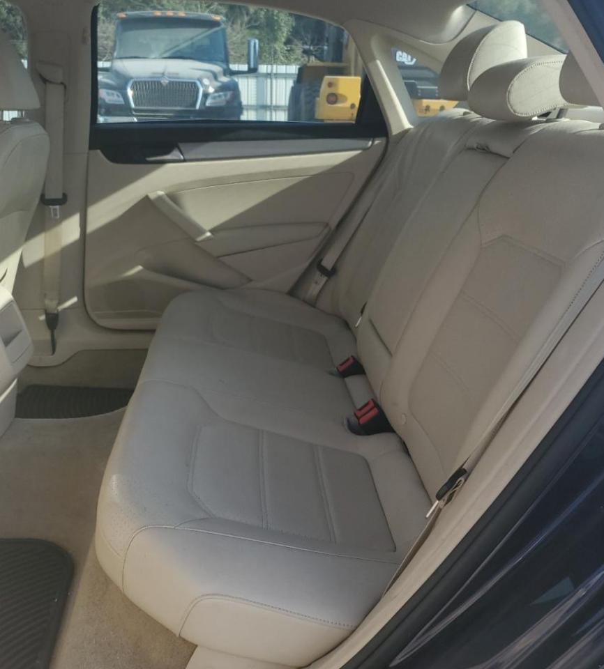 2015 Volkswagen Passat S VIN: 1VWAS7A34FC117990 Lot: 82172835