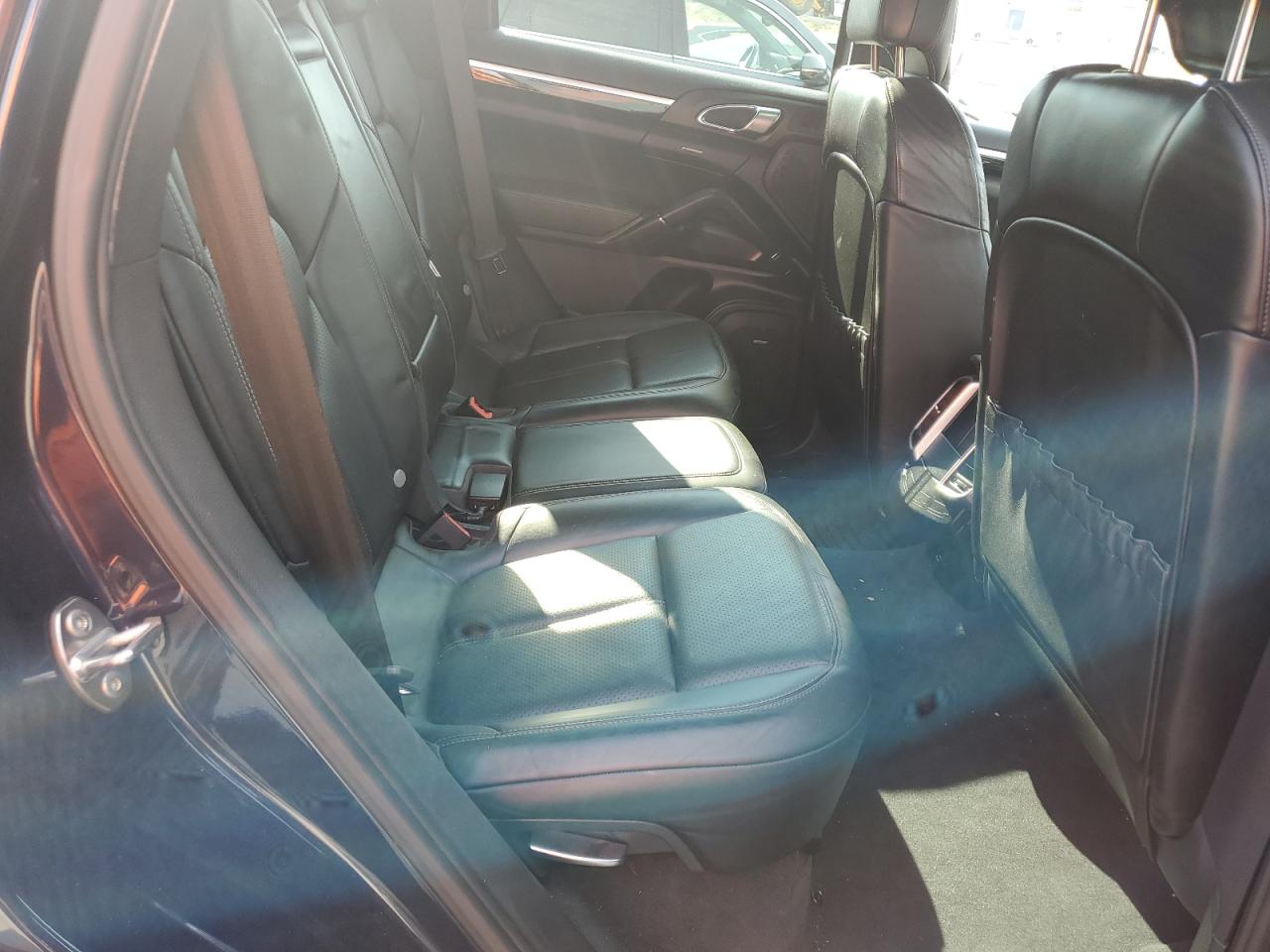 2011 Porsche Cayenne S VIN: WP1AB2A21BLA53171 Lot: 81208675