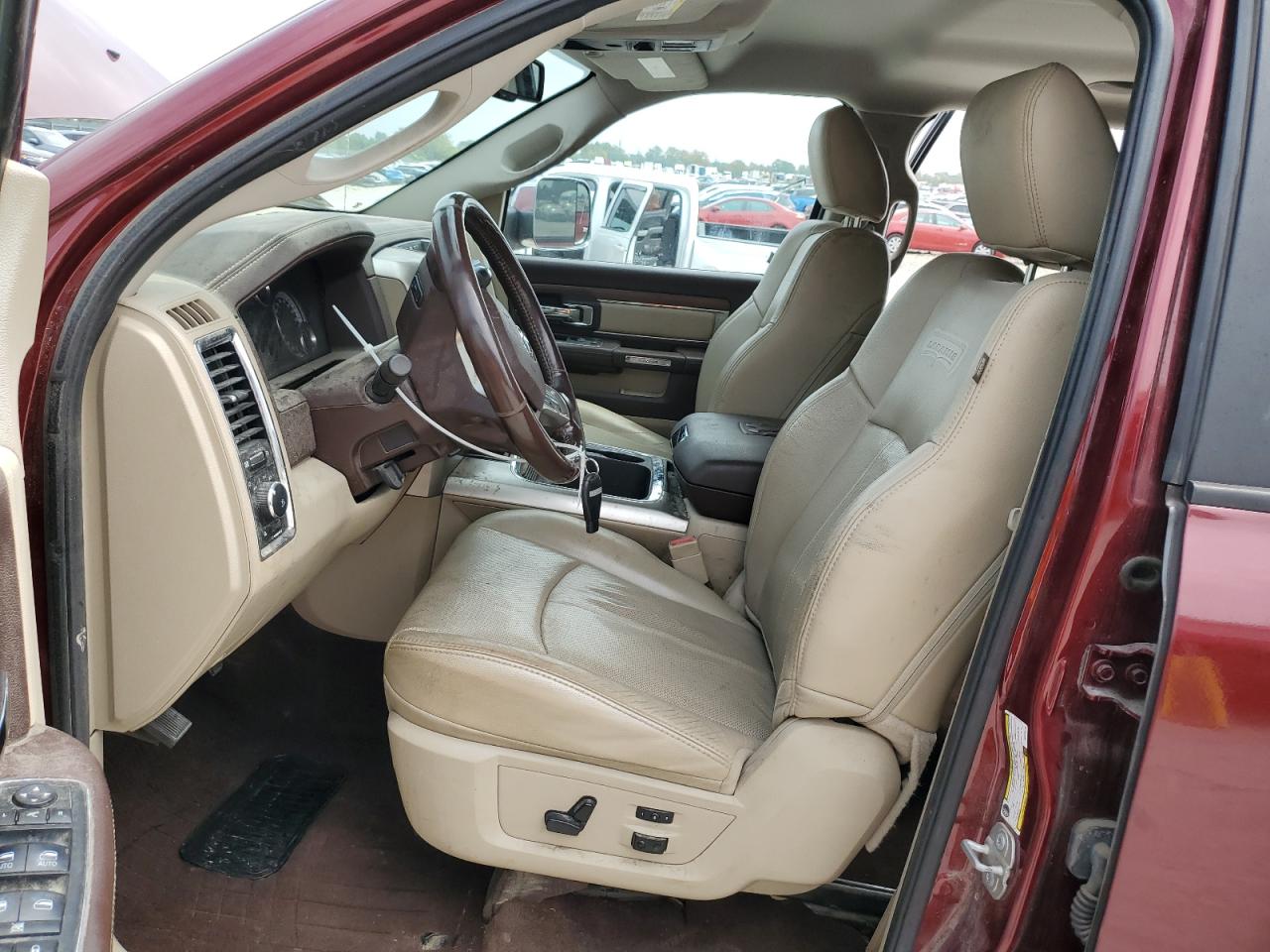 2018 Ram 2500 Laramie VIN: 3C6UR5FL0JG223276 Lot: 70909045