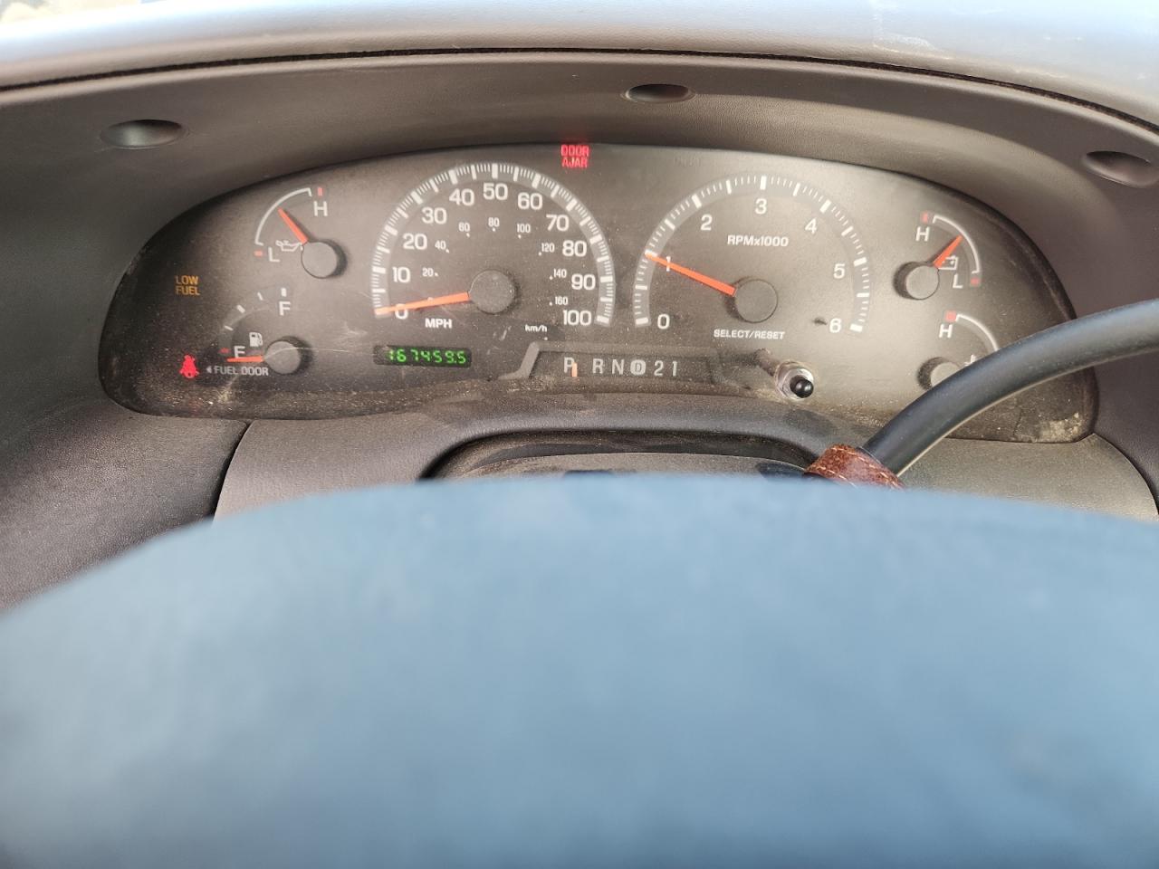 2000 Ford F150 VIN: 2FTRF18L7YCA64471 Lot: 81100235