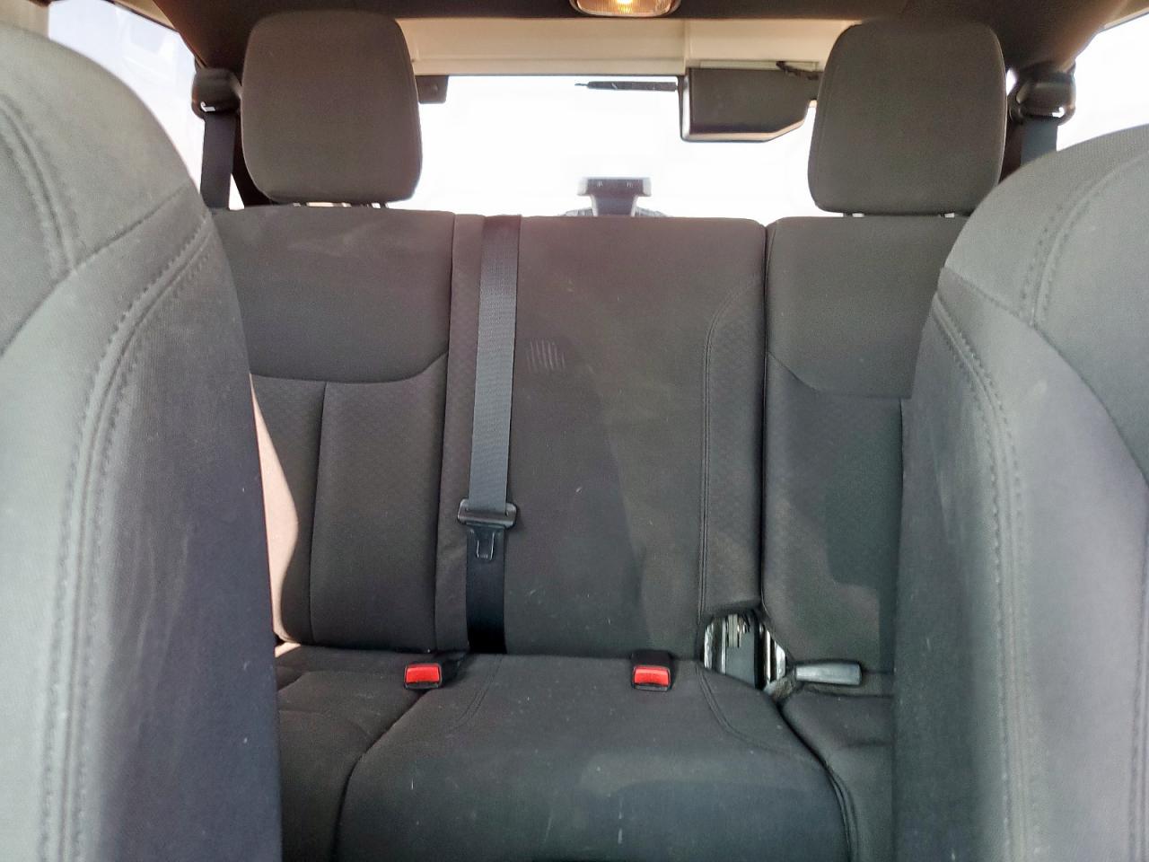 2016 Jeep Wrangler Unlimited Sport VIN: 1C4BJWDG7GL229042 Lot: 81566825