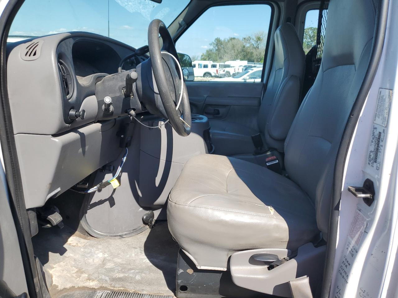 2002 Ford Econoline E150 Van VIN: 1FTRE14W42HB30199 Lot: 81055625