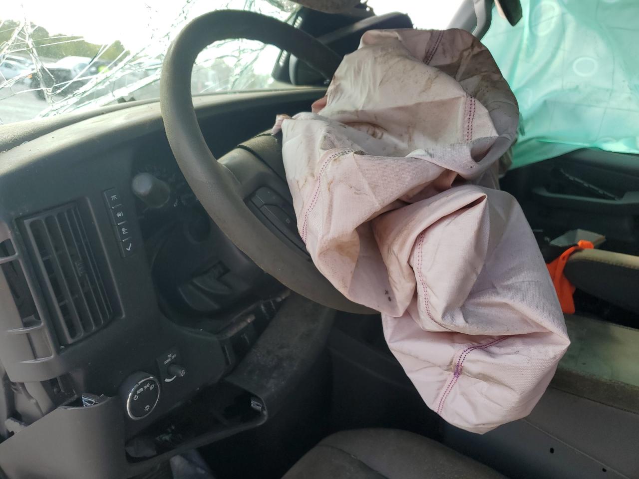 2020 Chevrolet Express G2500 VIN: 1GCWGAFP1L1262706 Lot: 80151175