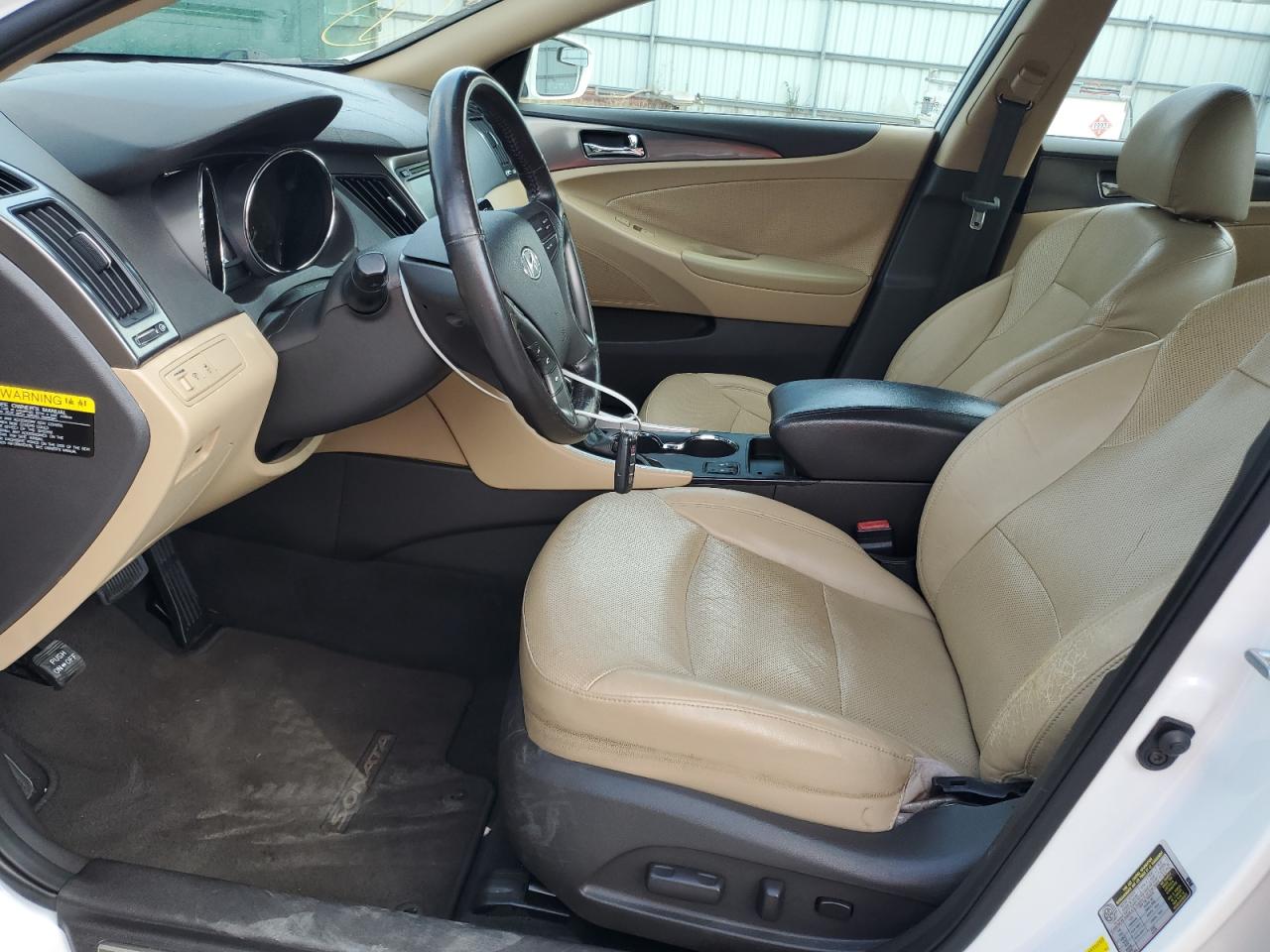 2013 Hyundai Sonata Hybrid VIN: KMHEC4A44DA084745 Lot: 81255785