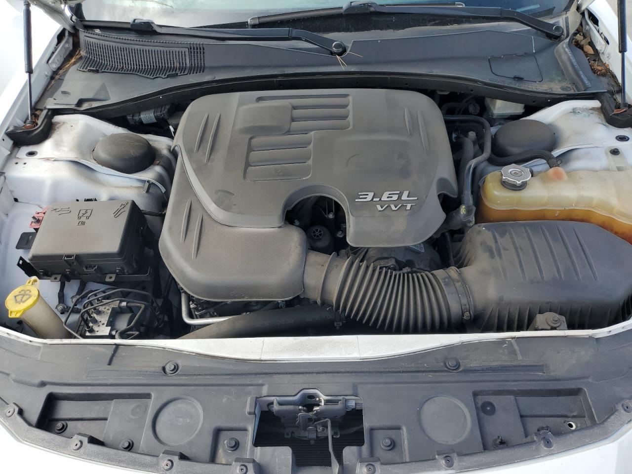 2016 Chrysler 300 Limited VIN: 2C3CCAAG0GH135379 Lot: 81607545