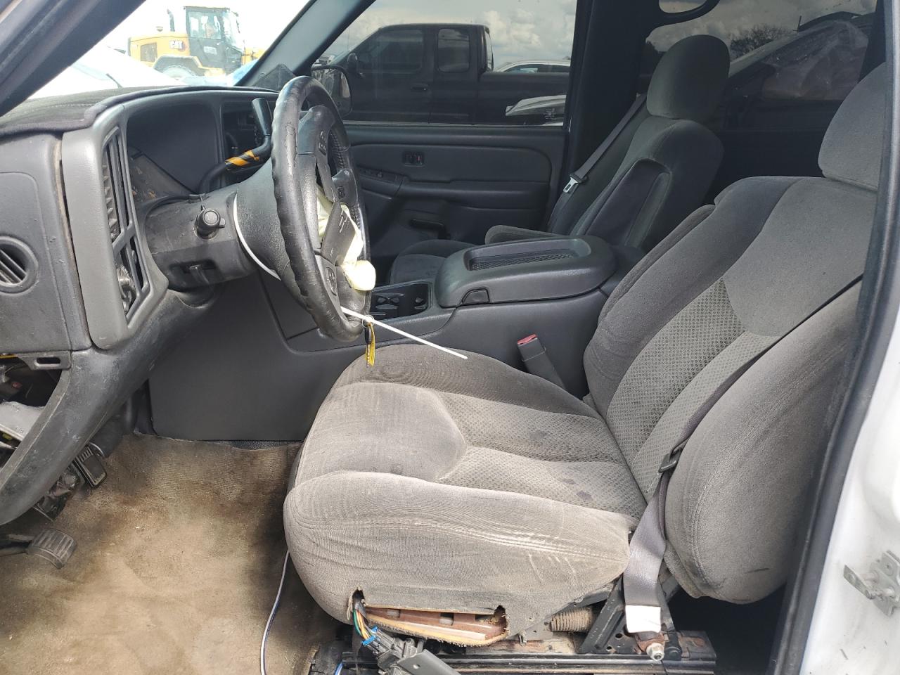 2005 Chevrolet Silverado C1500 VIN: 2GCEC13T351335712 Lot: 83830525